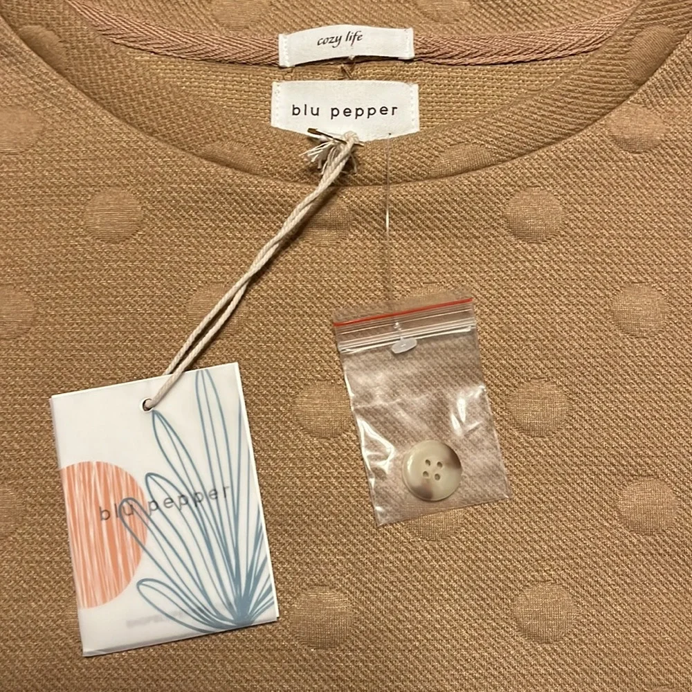 Blu Pepper ladies size Large 2 piece top and shorts Swiss dot pattern - Picture 2 of 9